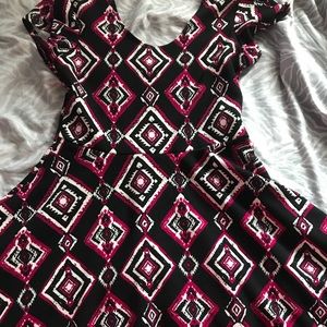 A pink and black dress size m